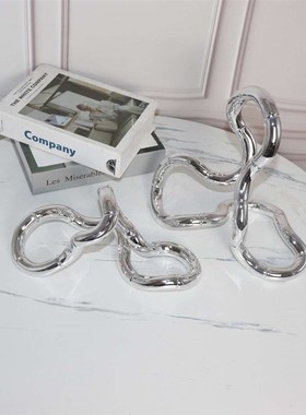 现代轻奢电视柜摆件家居客厅创意银色缠绕环形R摆设样板间软装饰