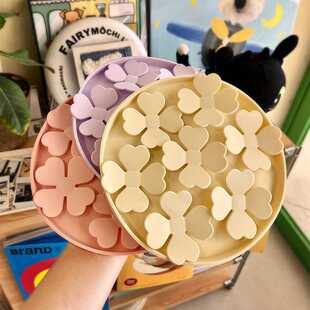 花瓣造型狗舔垫圆形宠物舔食垫硅胶慢食垫吸盘垫子缓食狗狗舔食盘