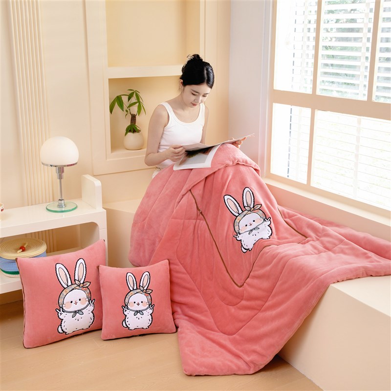 卡通牛奶绒加厚加大抱枕被子两用二合一折叠车载午休空调被靠垫冬