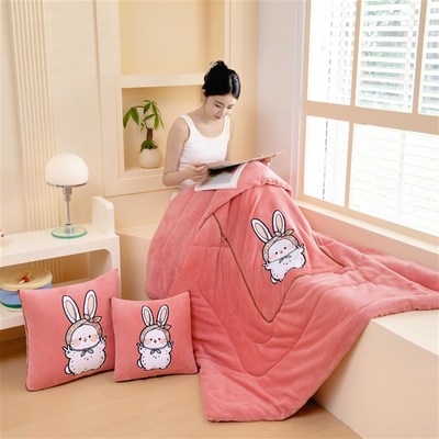 卡通牛奶绒加厚加大抱枕被子两用二合一折叠车载午休空调被靠垫冬