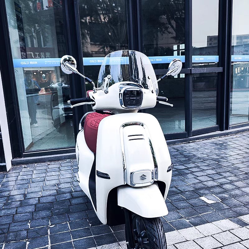 适用于铃木US125风挡改装配件踏板摩托车挡雨板前挡风玻璃