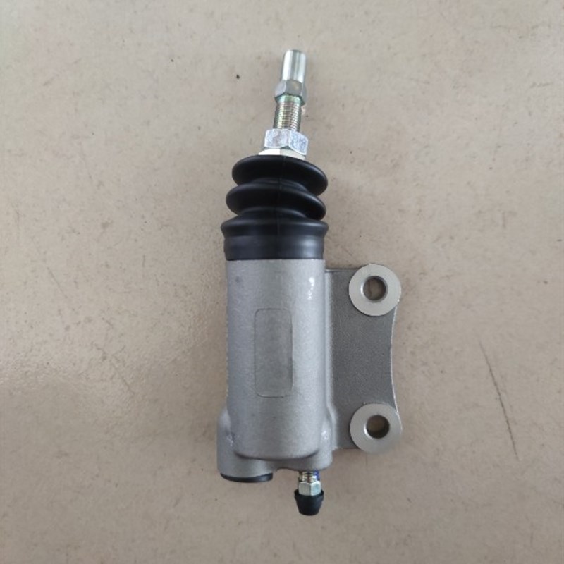 新源65/75胶轮式挖掘机 离合器分泵 离合总泵 带推杆铝泵瑞立配套