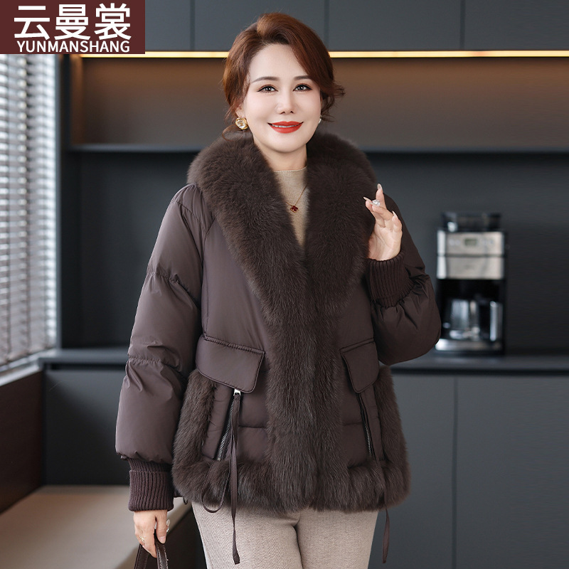 妈妈冬装羽绒棉服外套高贵大毛领2025新款中老年女装保暖时尚棉袄