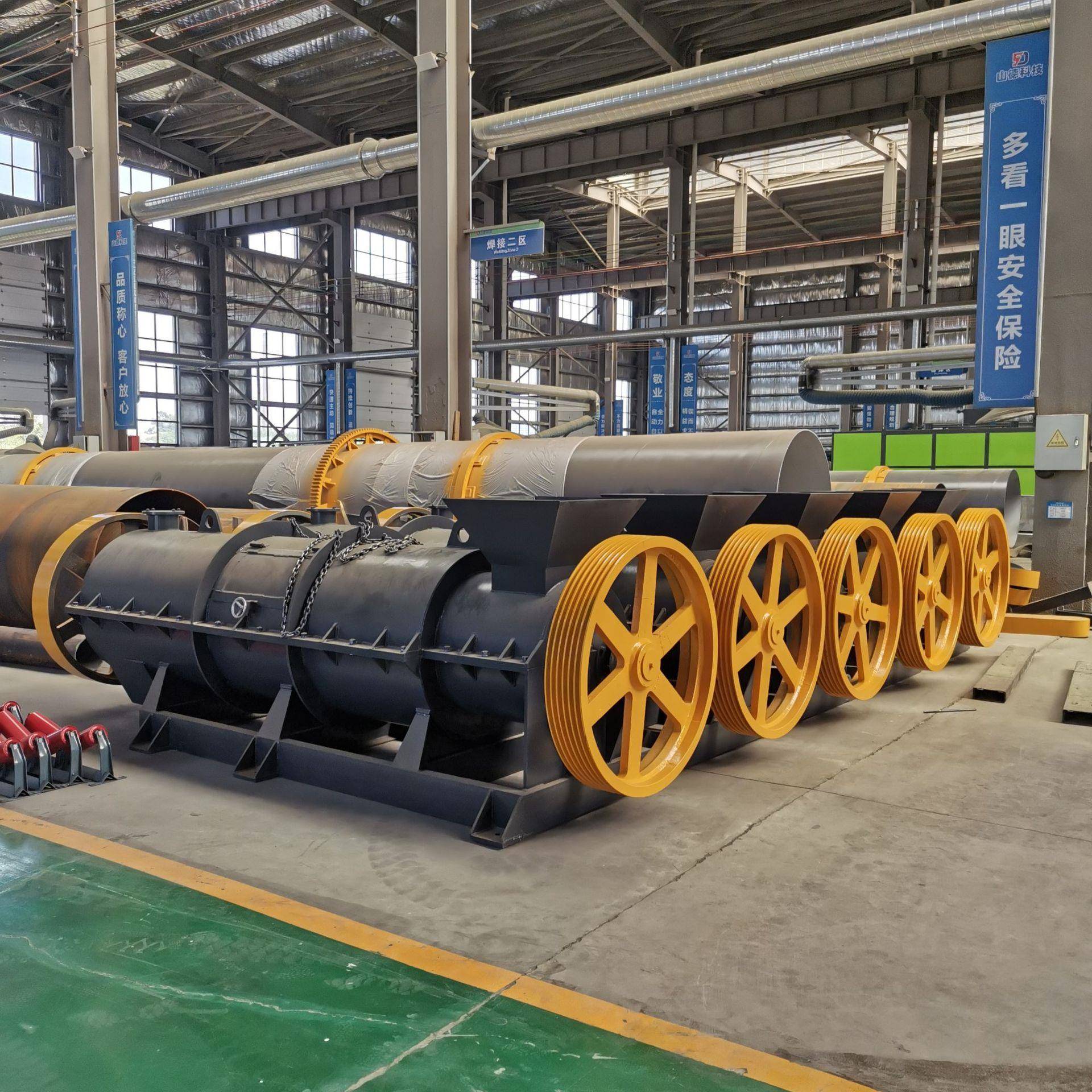 酒槽渣鸡粪发酵搅齿颗粒机有机肥制粒成球设备小型有机肥设备