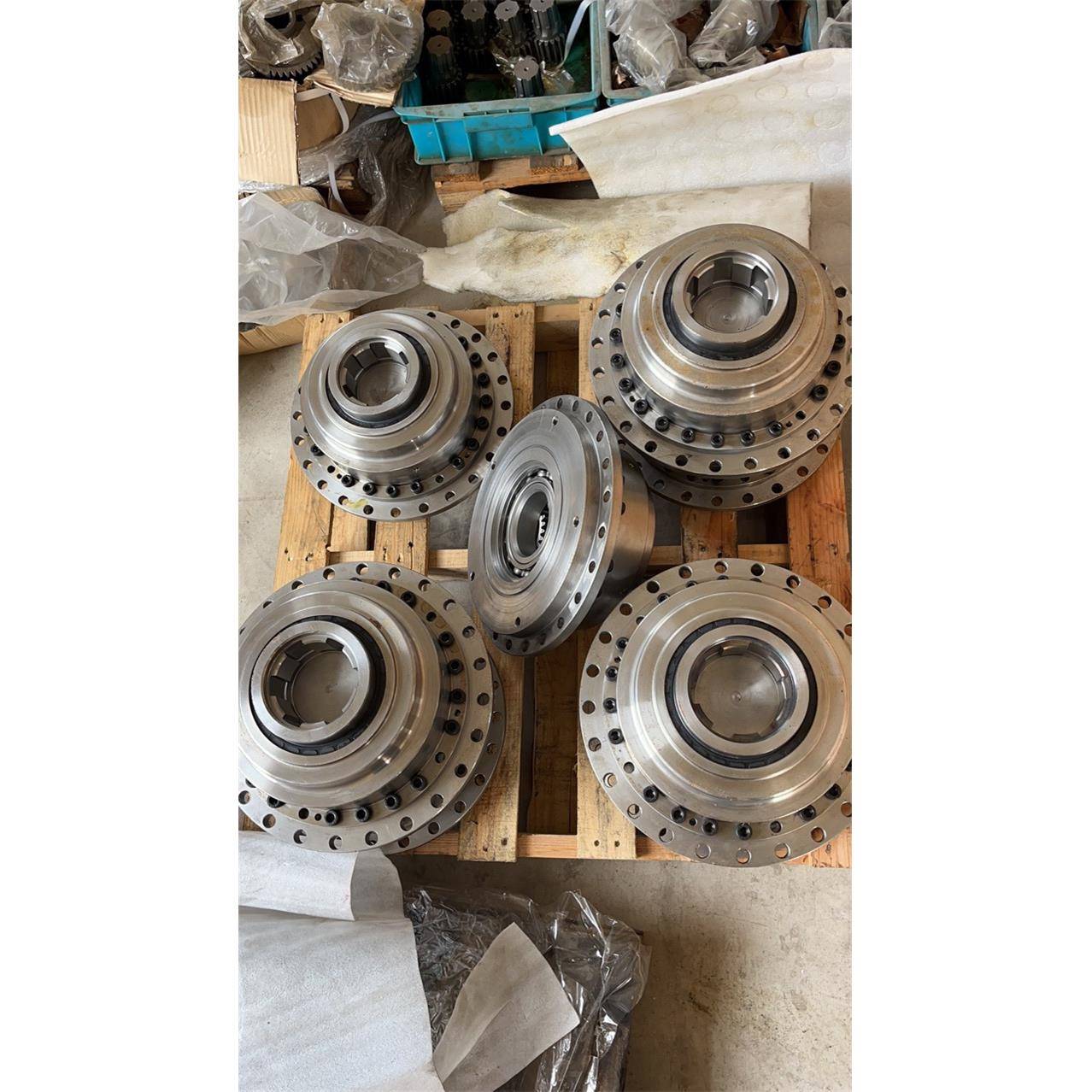 供应新龙130钻机动力头减速机