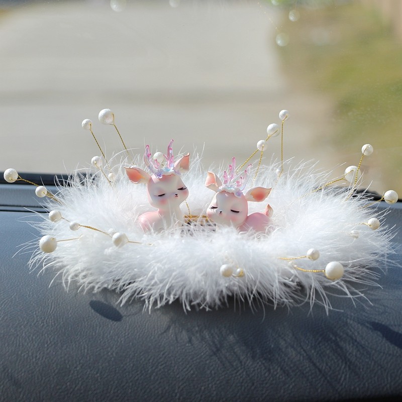 2021新款高档车内摆q件一路平安鹿汽车仪表台个性车载装饰用品摆