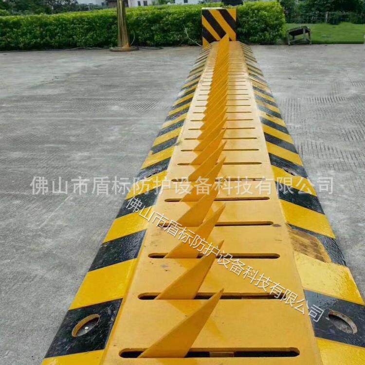 盾标防护地面安装防撞拦截器 道路智能遥控升降防撞装置 带警示灯