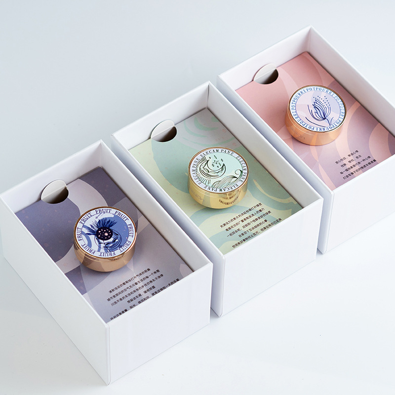 车载香薰出风口香水汽车香氛礼盒持久清新淡香装饰两片装