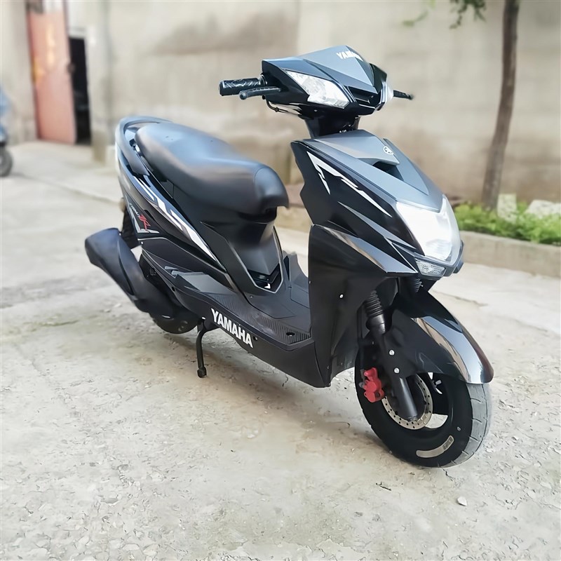 雅马哈尚领125cc踏板摩托车迅鹰款燃油助力车男女通用款外卖机车