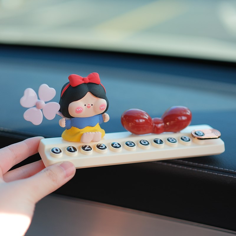 在逃公主可爱汽车临时停车牌挪车电话号码牌高级感车载手机留号器