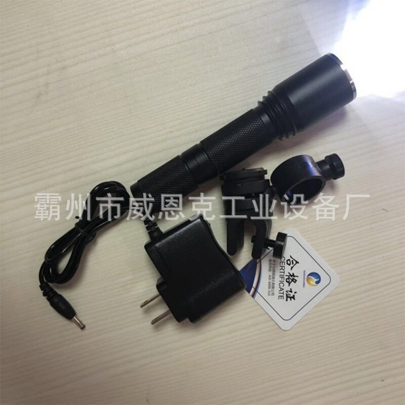 大功率救灾应急手电夜间巡查手提探照灯10-24小时长续航手电筒