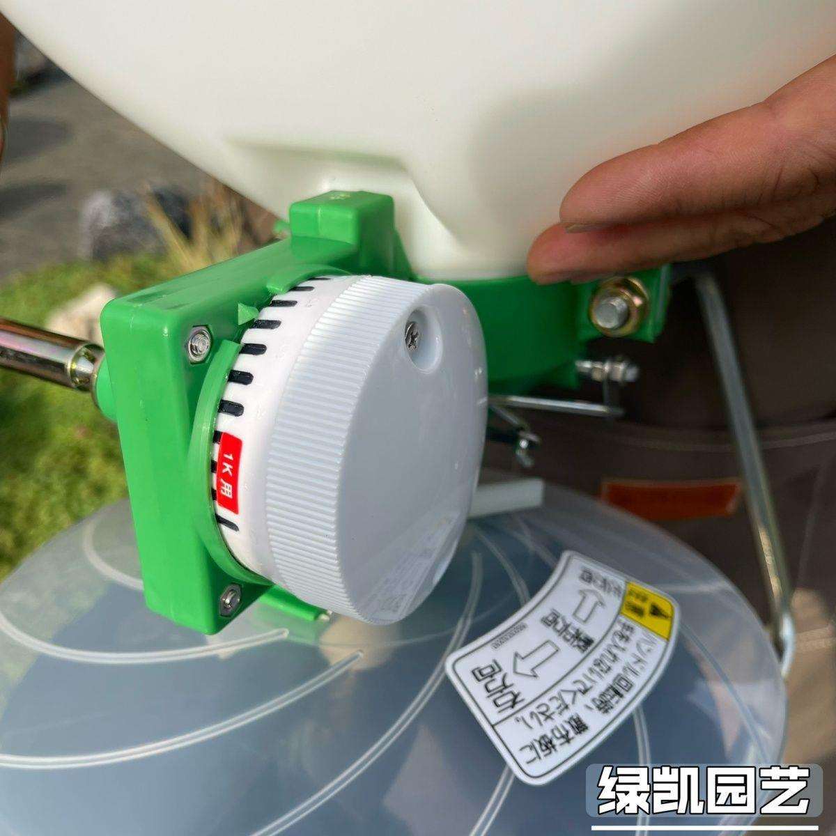 播撒机草籽播种神奇草种花种播种机施肥器撒肥机小型播撒机精播机
