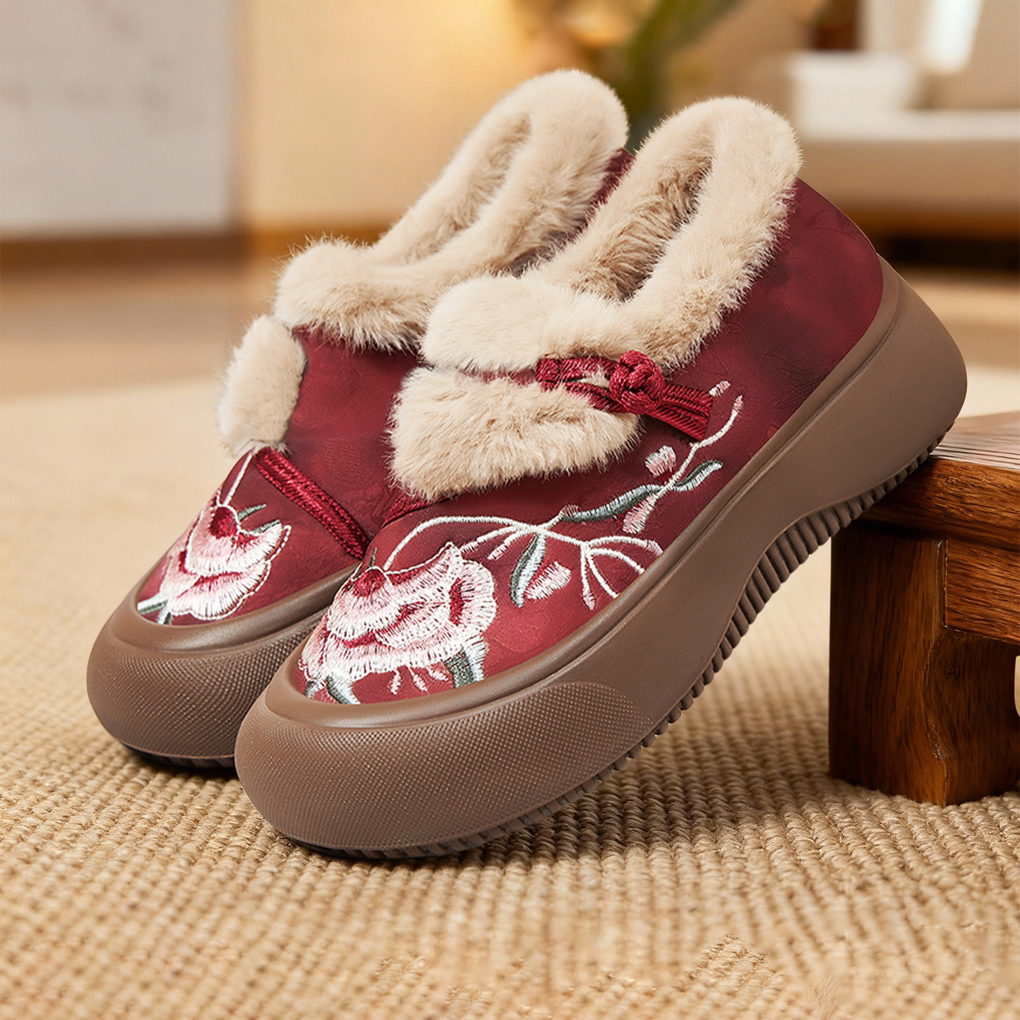 冬季新款老北京布鞋棉鞋民族风刺绣加绒厚底防滑防摔老年人冬鞋女