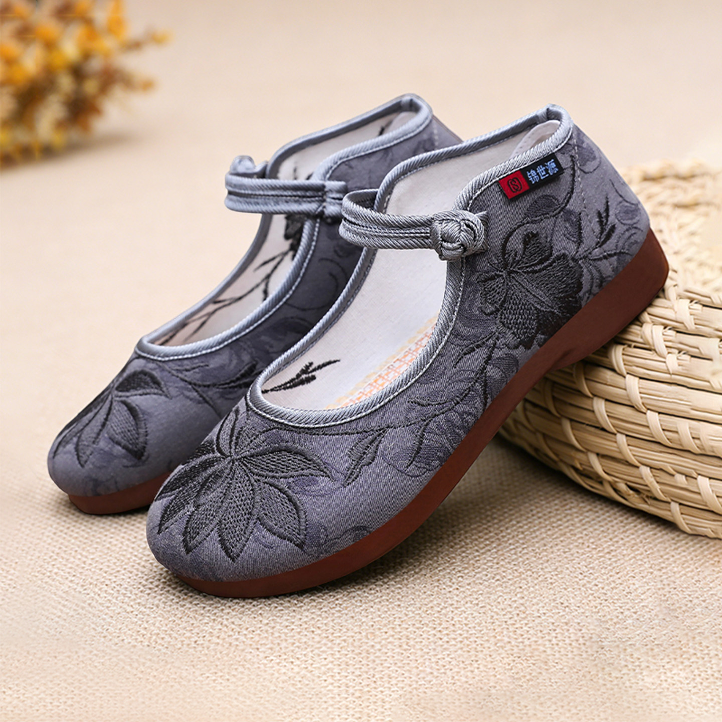 春秋新款老北京布鞋单鞋软底软面透气百搭休闲防滑女鞋妈妈鞋舒适,女鞋,传统布鞋,淘宝优惠券,粉丝福利购,淘宝优惠卷