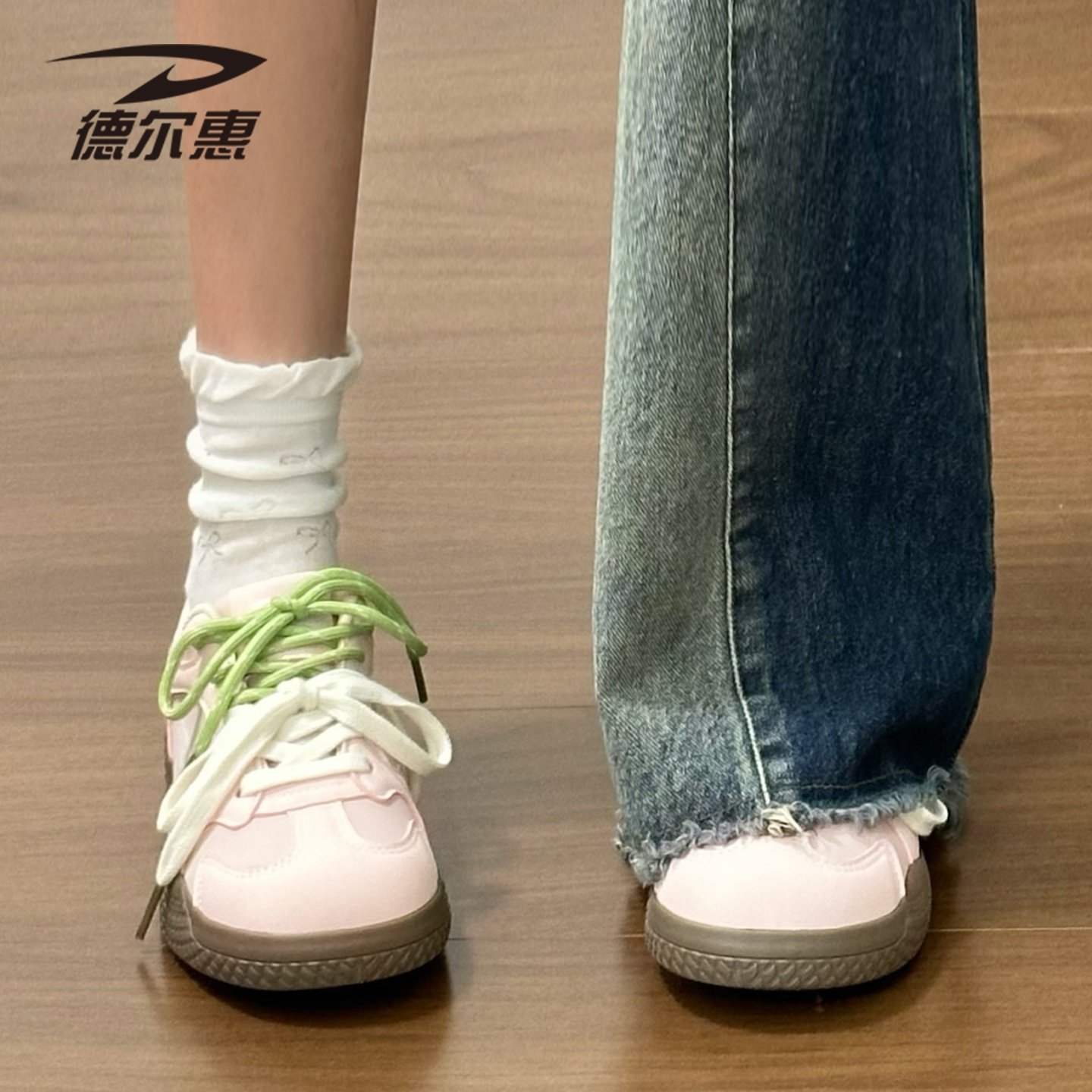 德尔惠2025新款厚底增高休闲鞋