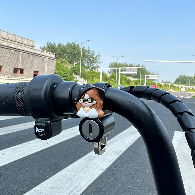 电动机车安全帽锁卡通前置挂钩防盗锁通用帽子锁可爱女防偷安全锁