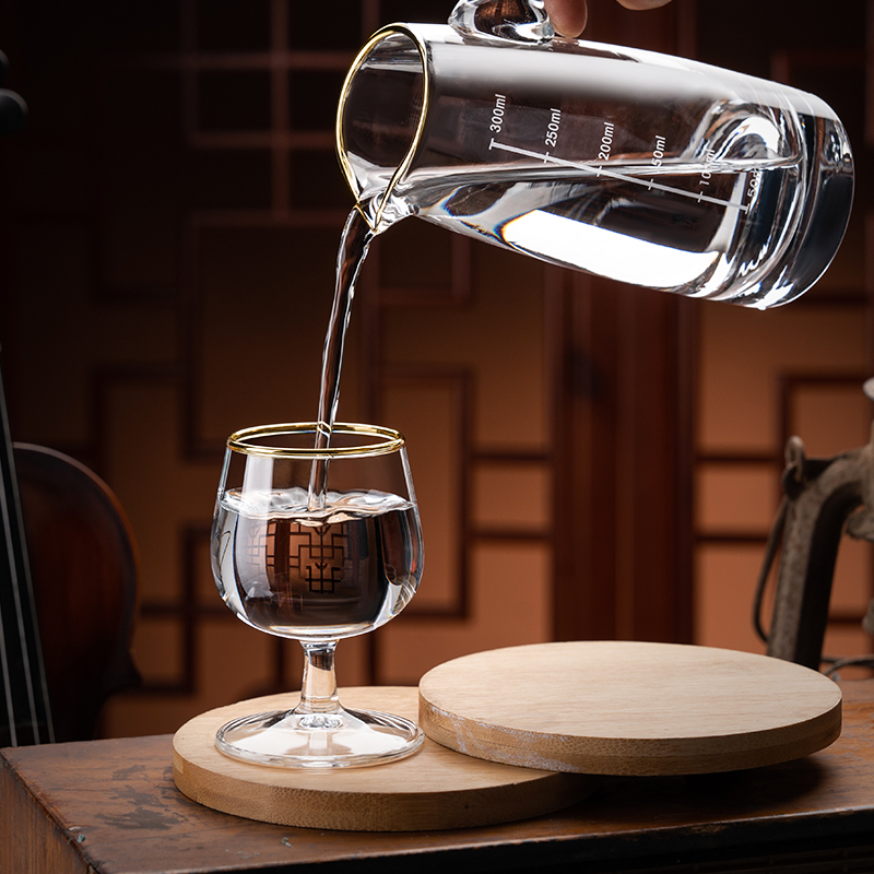 轻奢白酒杯套装家用高档二两小酒杯子高脚水晶玻璃分酒器酒盅酒具