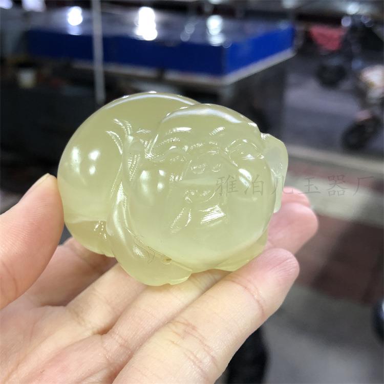 天然冰种蚕丝玉福猪手把件青白玉生肖猪把玩件摆件阿富汗玉猪手把