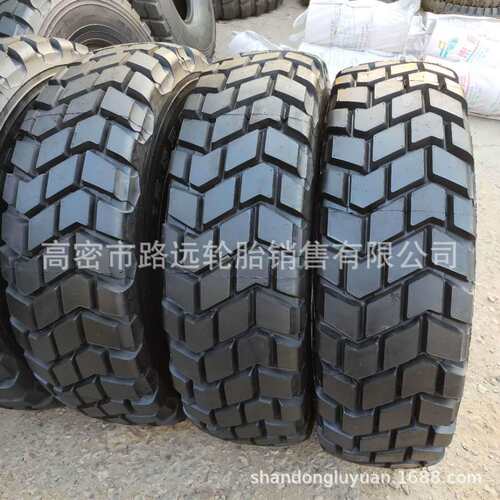 15.5-20 越野卡车轮胎 11R18 全钢丝卡车轮胎 12/12.5R20