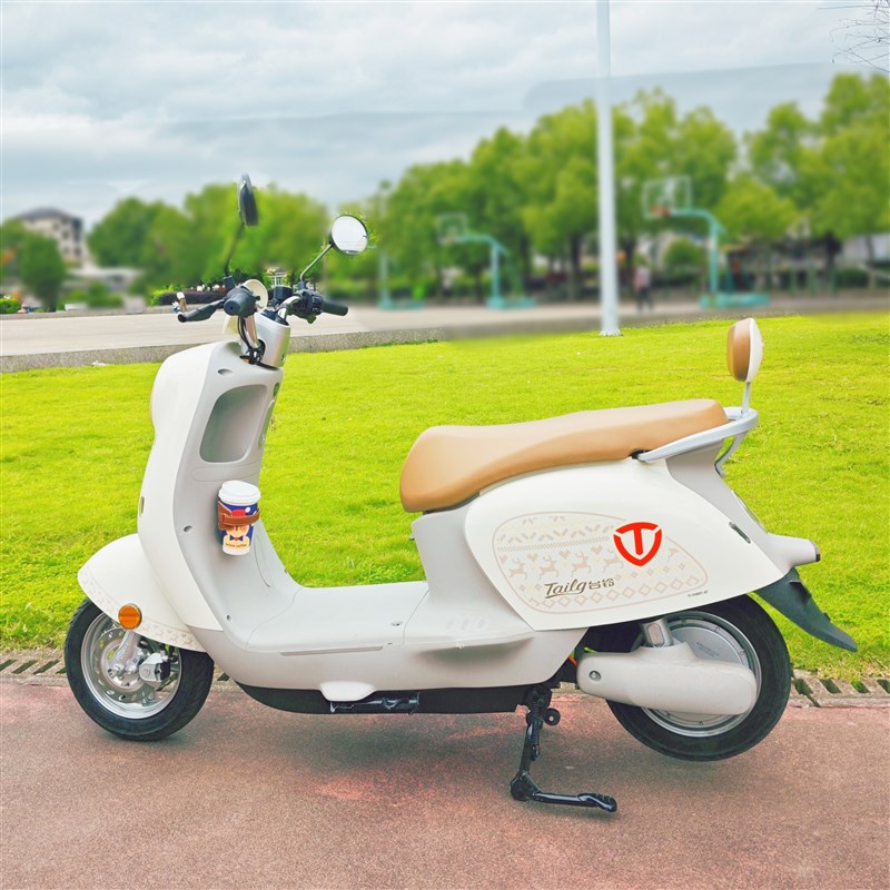 NS125LA踏板车改装摩托车牛皮水壶架复古机车咖啡杯免打孔可调节