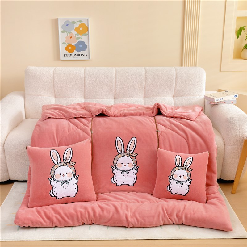 卡通牛奶绒加厚加大抱枕被子两用二合一折叠车载午休空调被靠垫冬