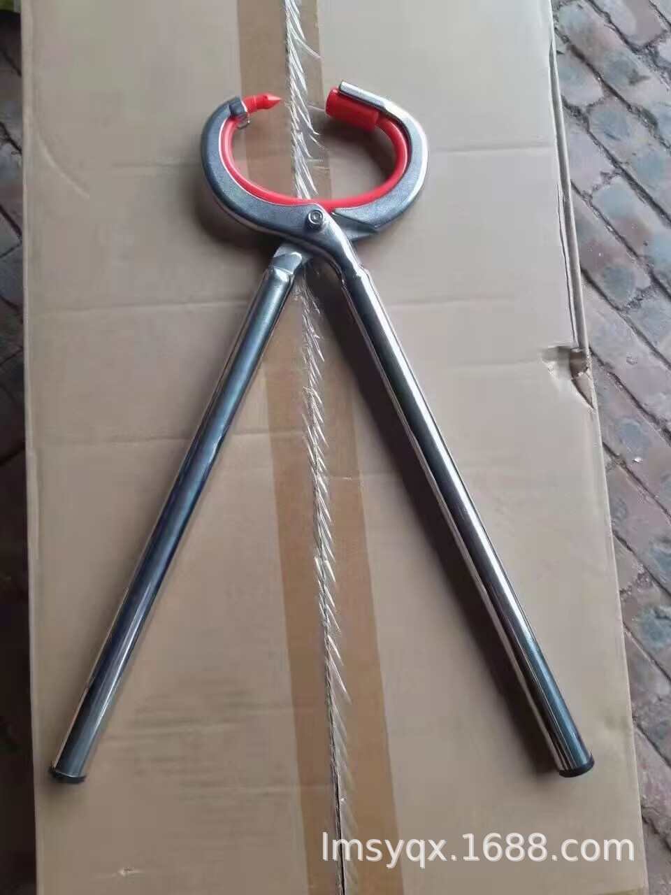 不锈钢牛鼻钳打孔牵引扣