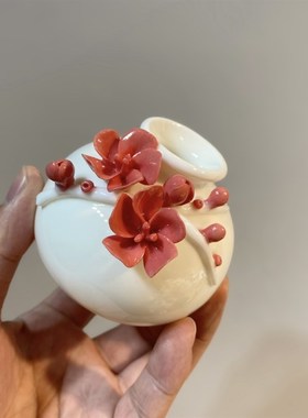 陶瓷手工捏花红色梅花瓶羊脂玉瓷水缸水I培小清新花器插梅花瓷器