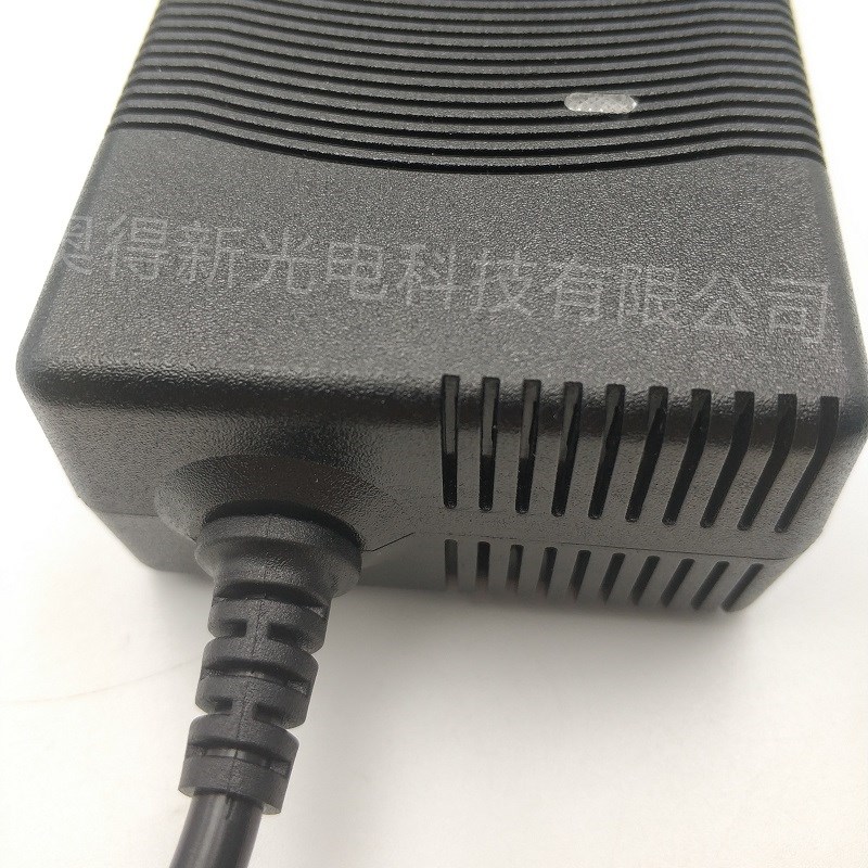 24V9A电源适配器 24V8A6A5A显示器监控LED电源216W发光字灯箱通用