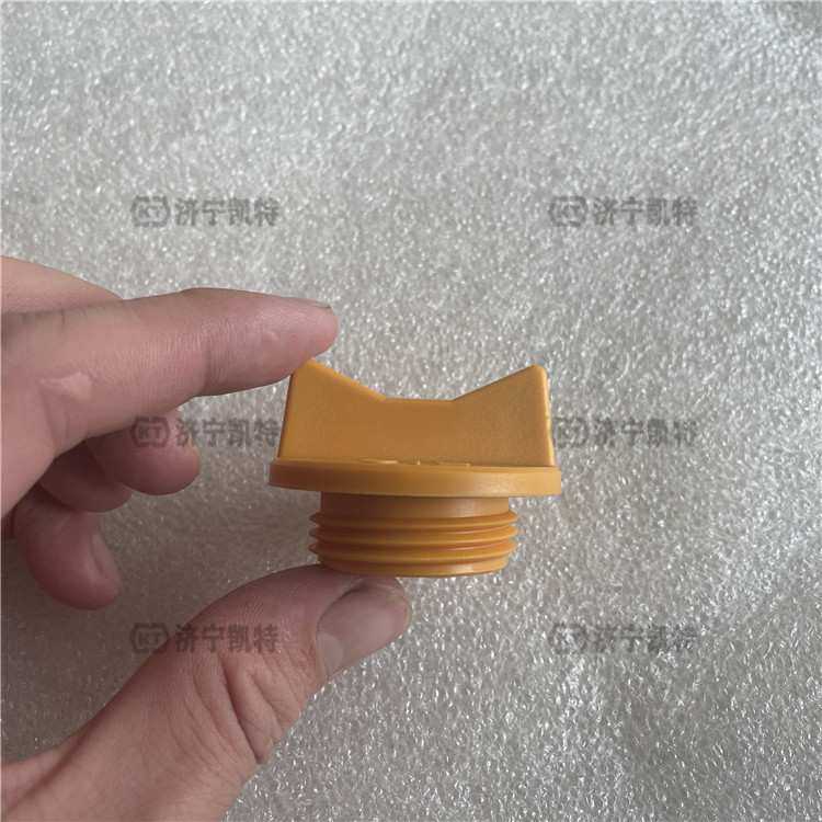 小松PC56-7原厂机油盖 KT1G386-3314-0 发动机油加注盖 原装配件