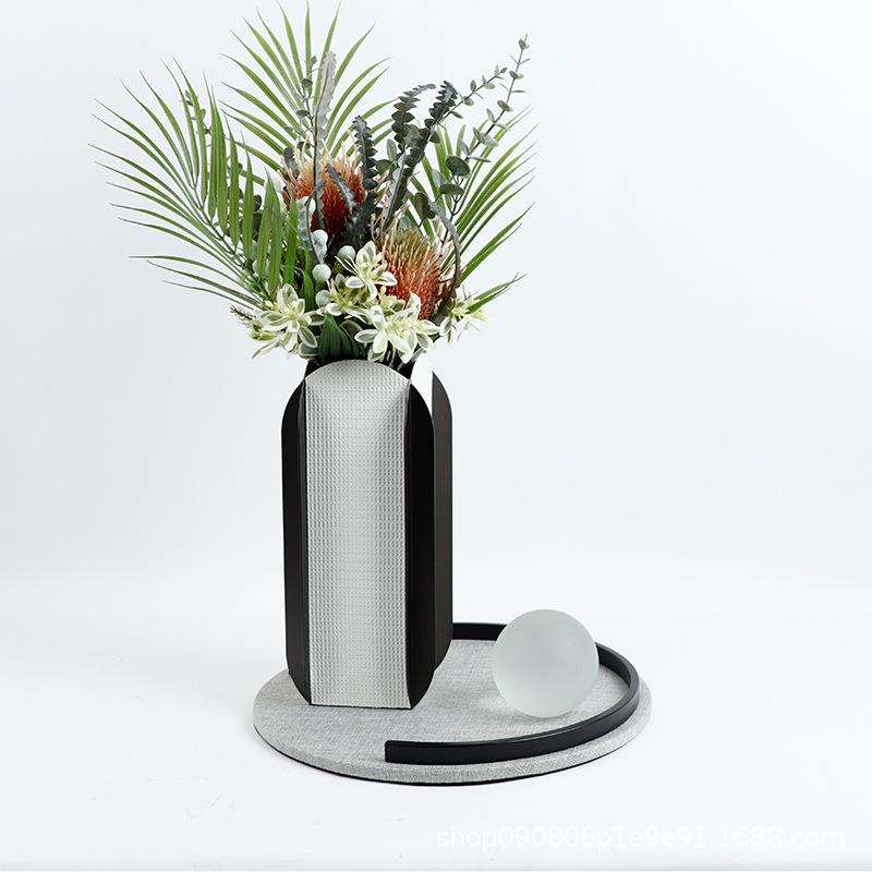 现代家居装饰皮革金属花器托盘摆件样板间软装饰品客厅卧室插花瓶