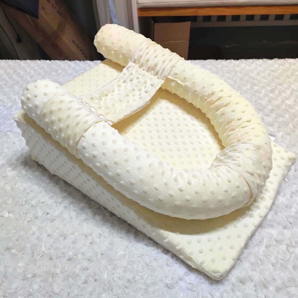 婴儿防吐奶斜坡枕垫躺喂奶神器防吐奶溢奶斜坡床中床防侧翻斜