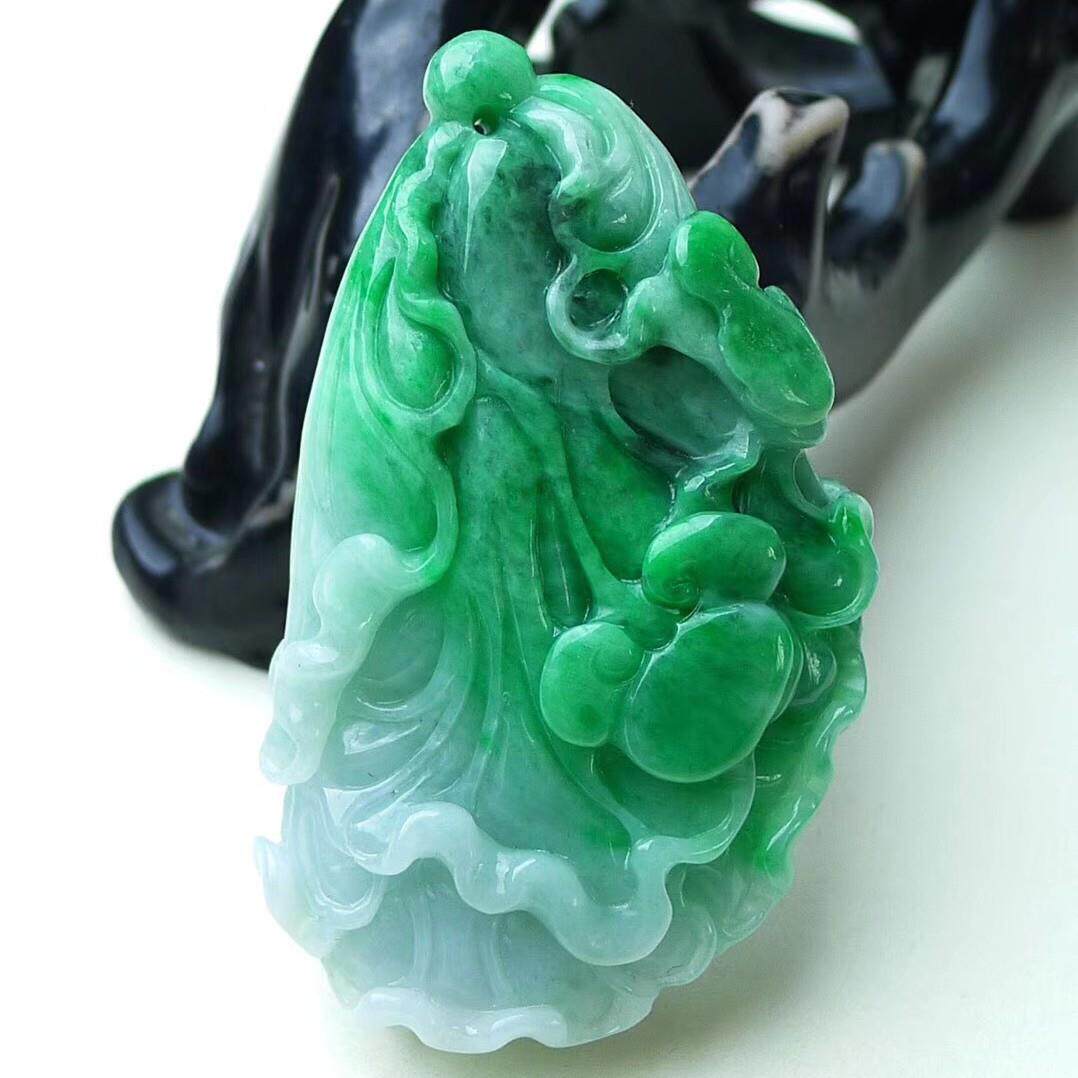 厂家直销缅甸A货翡翠挂件 满绿翡翠白菜 精美水润 色泽鲜艳种水好