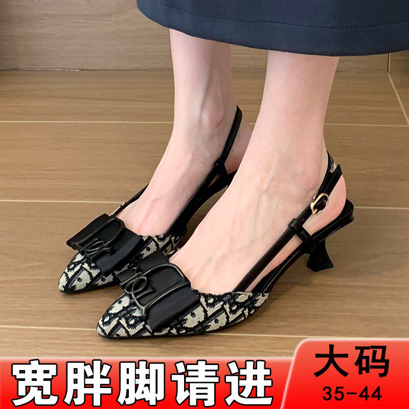 适合脚胖宽的凉鞋法式复古显瘦中跟尖头加肥脚背高大码女鞋41一43