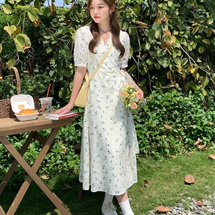 最小的海 一片式系带收腰刺绣碎花裙温柔淑女风夏季中长款连衣裙