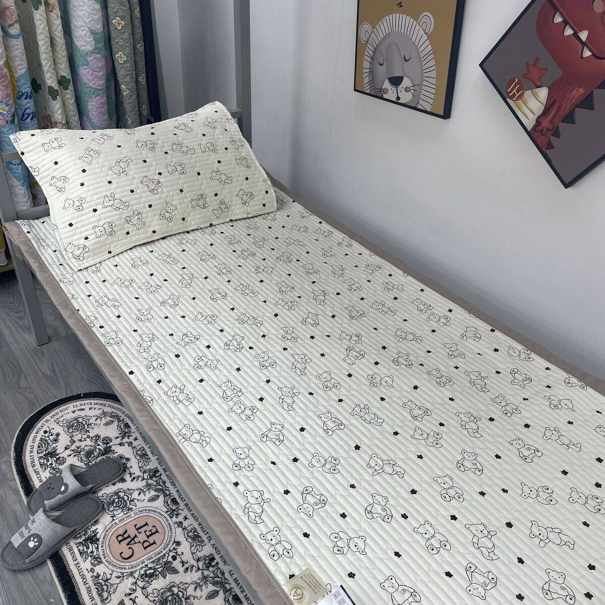 ぃ学生宿舍床盖宿舍夹棉新款加厚单人单人床防滑四季沙发垫通用床