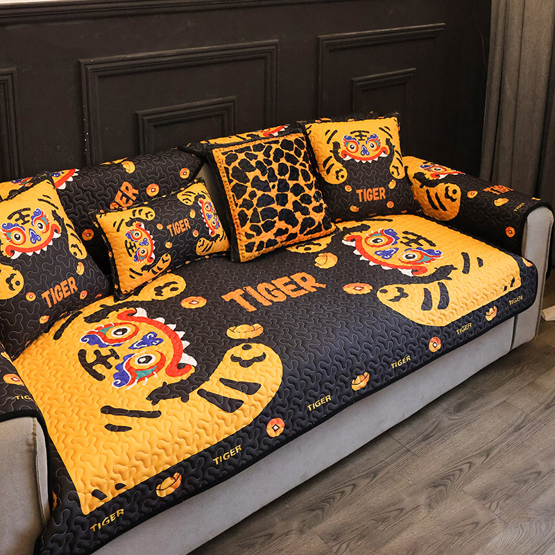 枕西湖卡通可爱h沙发垫子招财虎四季通用温馨家居布艺沙发套罩盖
