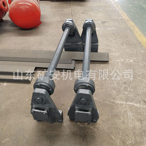 给煤机底拖轮带吊架组合