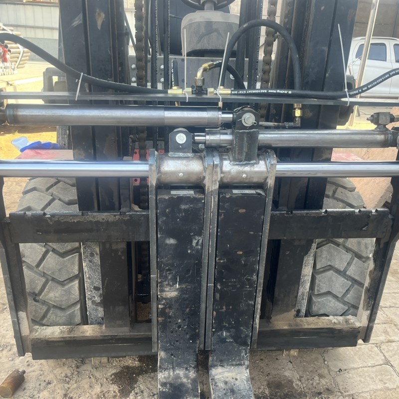 叉车属具叉车调距叉货叉调距离侧移调距叉3吨3.5吨合Z力龙工杭叉