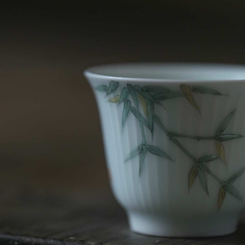 仿古竖纹雕刻杯手绘粉彩青玉竹枝直口杯 景德镇茶具 人文空间茶席