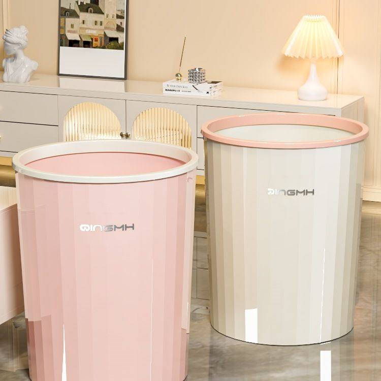 垃圾桶家用2025新款厨房高颜值轻奢客厅高档卫生间专用大号大容量