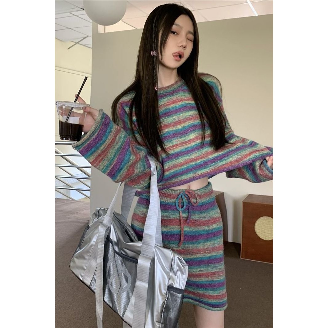 条纹撞色毛衣套装女秋冬新款设计感别致显瘦针织上衣短裙子两件套