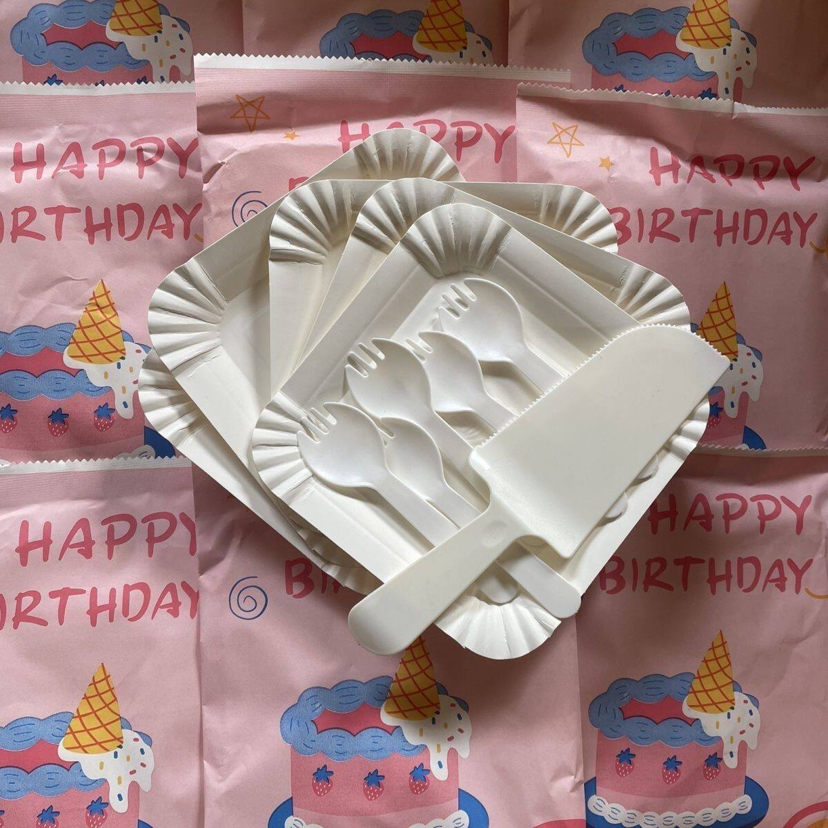 可爱蛋糕餐具人份餐盘一次性刀叉生日蛋糕套装烘焙盘子组合纸盘
