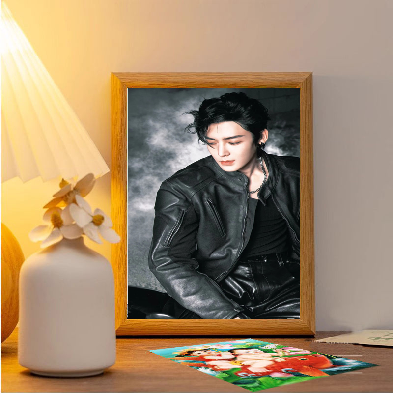 侯明昊明星周边创意木质相框摆台