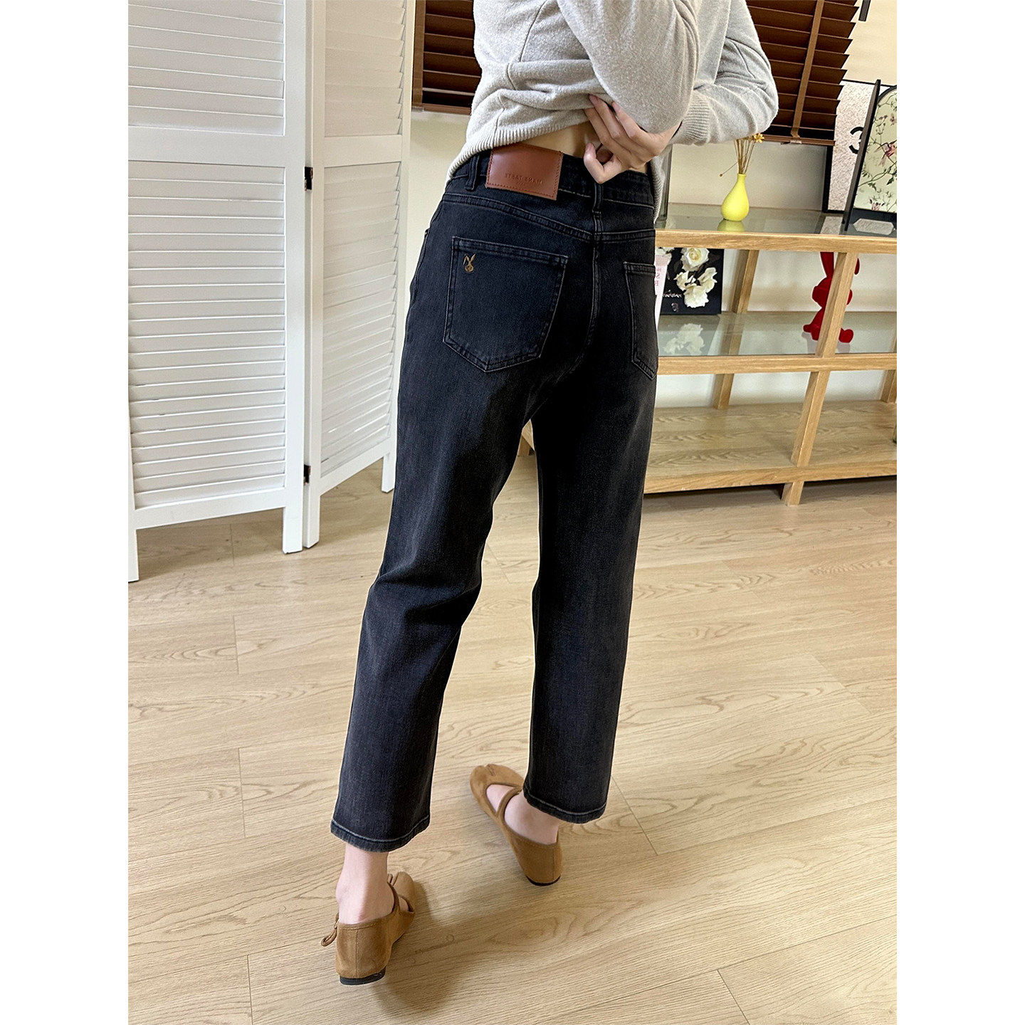 黑色直筒牛仔裤女2026新款胖mm梨型报恩裤子高腰显瘦小个子烟管裤