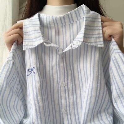 小蝴蝶结刺绣蓝白条纹衬
