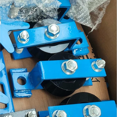 乘人缆车钢丝绳运行用托压轮 猴车索道边型双托轮驱动回绳装置