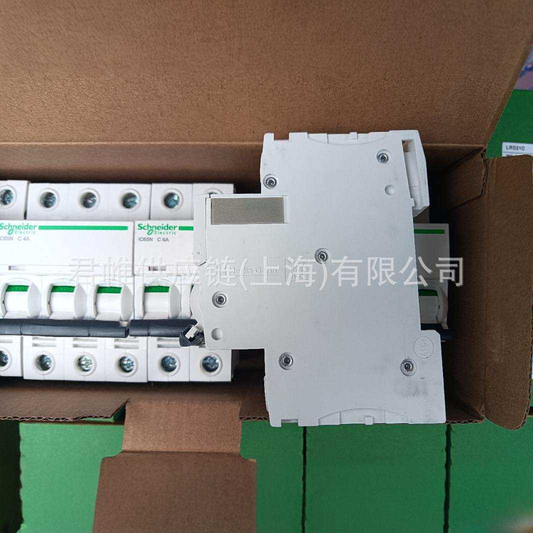 价格需核实  SCHNEIDER.Elau控制器 PacDrive C400/A8/1/1/1/00