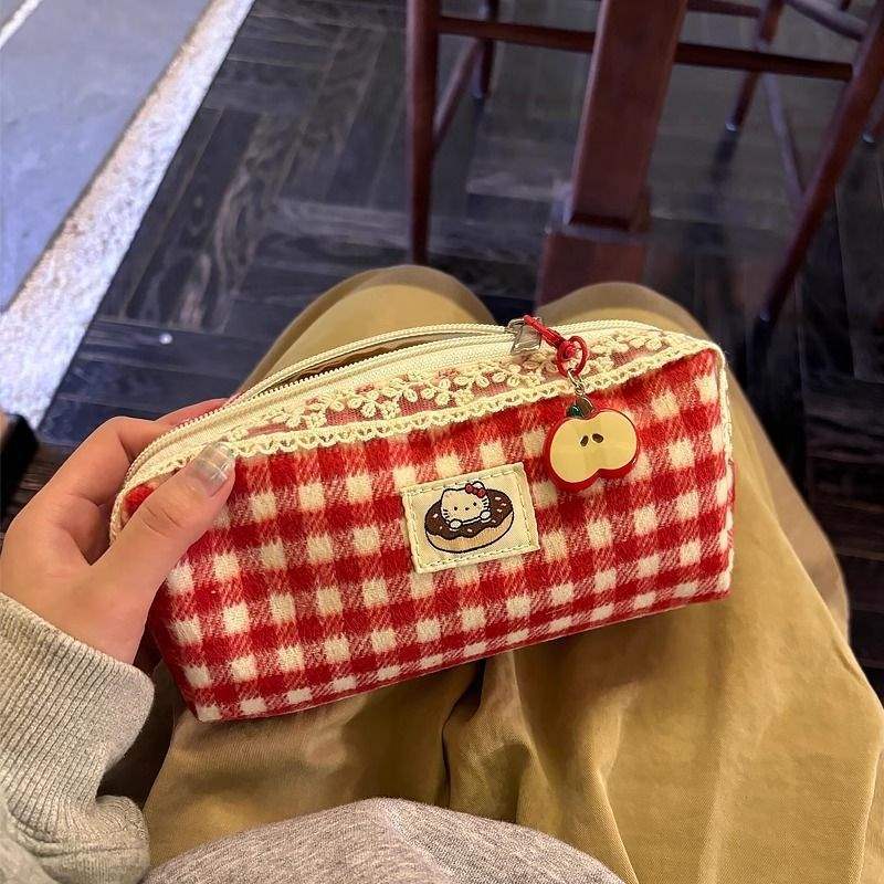 Hello Kitty红格子铅笔袋新款简约高颜值ins女孩学生大容量文具盒