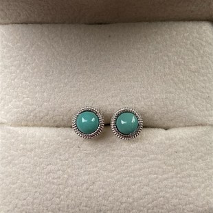 湖北原矿天然绿松石耳钉6.4MM高瓷高蓝玉化料925银镶嵌