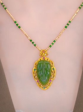 新款碧绿色树叶吊坠女款项链菠菜绿色金枝玉叶挂件毛衣配饰挂件饰